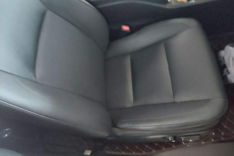 Used Toyota Highlander 2018 2.0T Four-Wheel Drive Luxury Version 7 Seats China VI Standard Right Front Seat