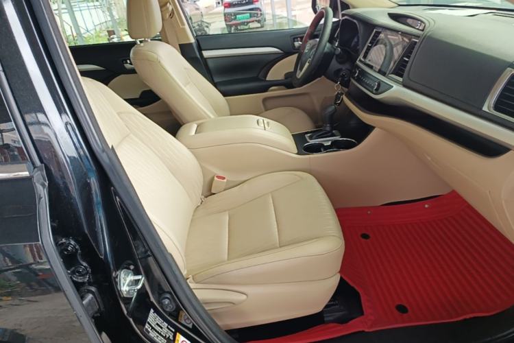 Used Toyota Highlander 2018 2.0T Two-Wheel Drive Elite Edition 7 Seats Emission Standard China V Right Front Seat