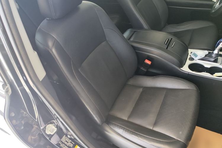 Used Toyota Highlander 2018 2.0T Four-Wheel Drive Prestige Version 7 Seats China V Emission Standard Right Front Seat