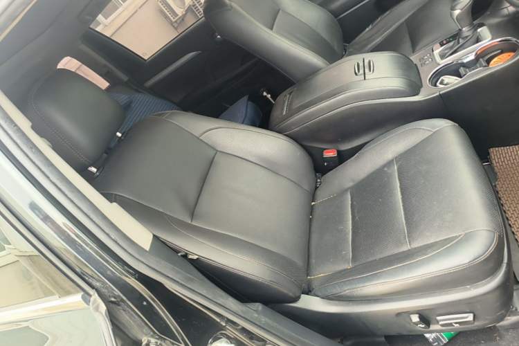Used Toyota Highlander 2018 2.0T Four-Wheel Drive Luxury Version 7 Seats China VI Standard Right Front Seat