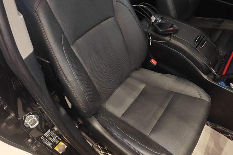 Used Toyota Highlander 2018 2.0T Two-Wheel Drive Luxury Edition 7 Seats China VI Standard Right Front Seat