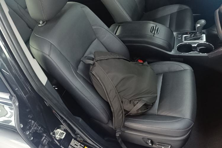 Used Toyota Highlander 2018 2.0T Two-Wheel Drive Luxury Edition 7 Seats China VI Standard Right Front Seat