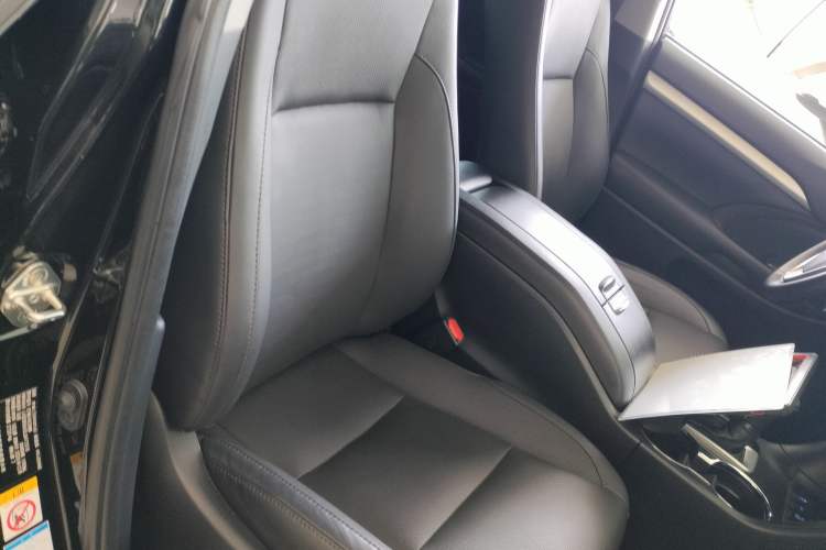 Used Toyota Highlander 2018 2.0T Four-Wheel Drive Prestige Version 7 Seats China VI Standard Right Front Seat