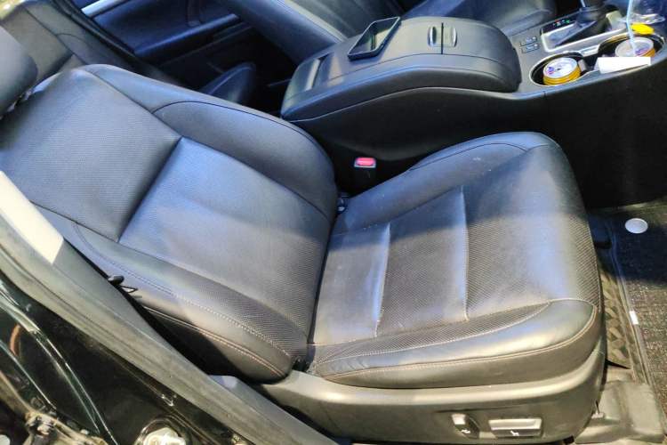 Used Toyota Highlander 2018 2.0T Four-Wheel Drive Luxury Version 7 Seats China VI Standard Right Front Seat