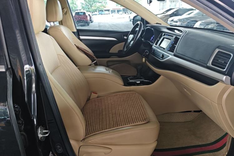 Used Toyota Highlander 2018 2.0T Two-Wheel Drive Elite Version 5 Seats China VI Standard Right Front Seat