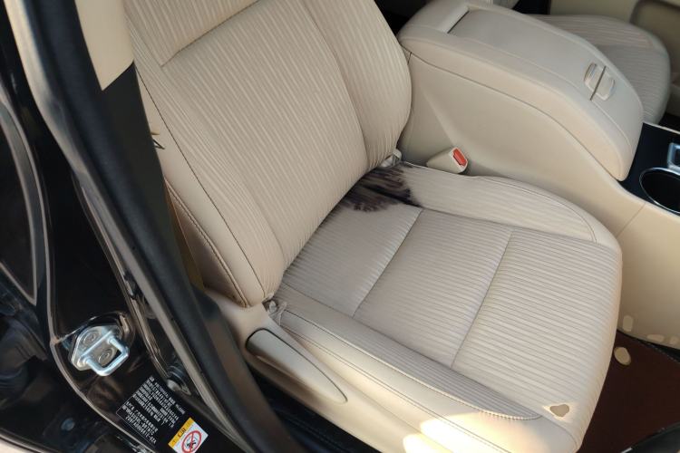 Used Toyota Highlander 2018 2.0T Two-Wheel Drive Elite Edition 7 Seats Emission Standard China V Right Front Seat