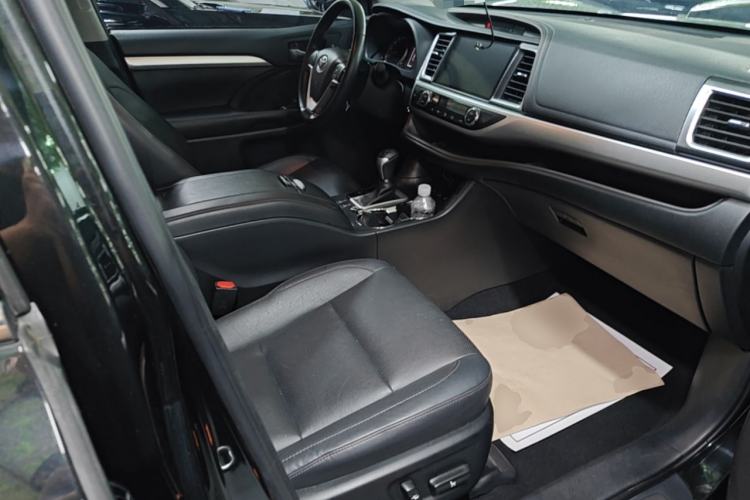 Used Toyota Highlander 2018 2.0T Four-Wheel Drive Prestige Version 7 Seats China VI Standard Right Front Seat