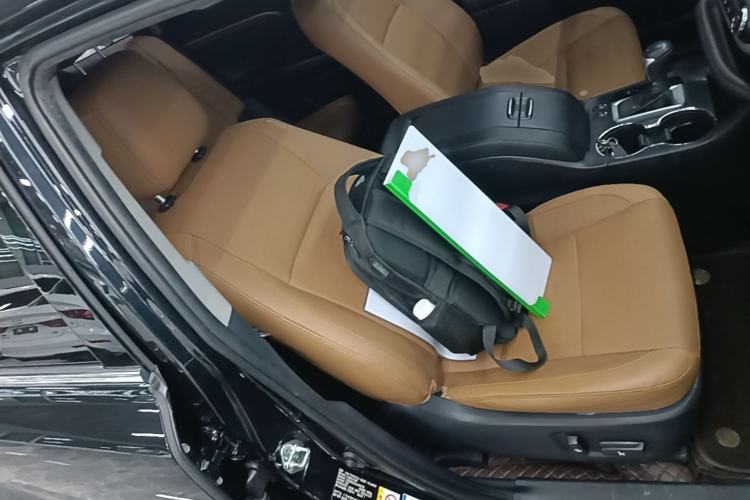 Used Toyota Highlander 2018 2.0T Four-Wheel Drive Knight Edition 7 Seats China VI Standard Right Front Seat