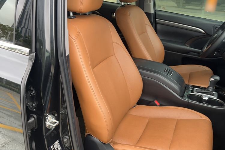 Used Toyota Highlander 2018 2.0T Four-Wheel Drive Knight Edition 7 Seats China VI Standard Right Front Seat