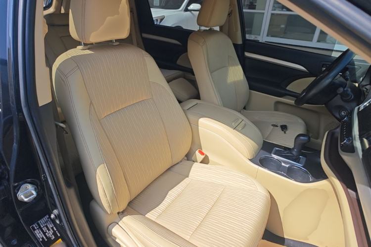 Used Toyota Highlander 2018 2.0T Four-Wheel Drive Elite Edition 7 Seats China VI Standard Right Front Seat
