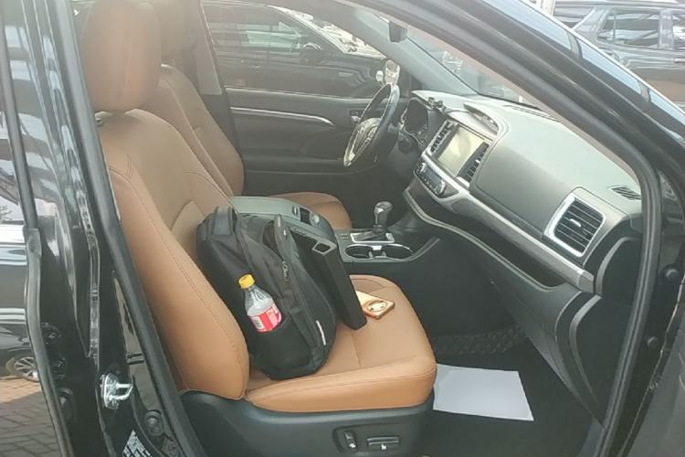 Used Toyota Highlander 2018 2.0T Four-Wheel Drive Knight Edition 7 Seats China VI Standard Right Front Seat