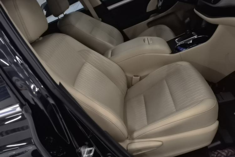 Used Toyota Highlander 2018 2.0T Four-Wheel Drive Elite Edition 7 Seats China VI Standard Right Front Seat