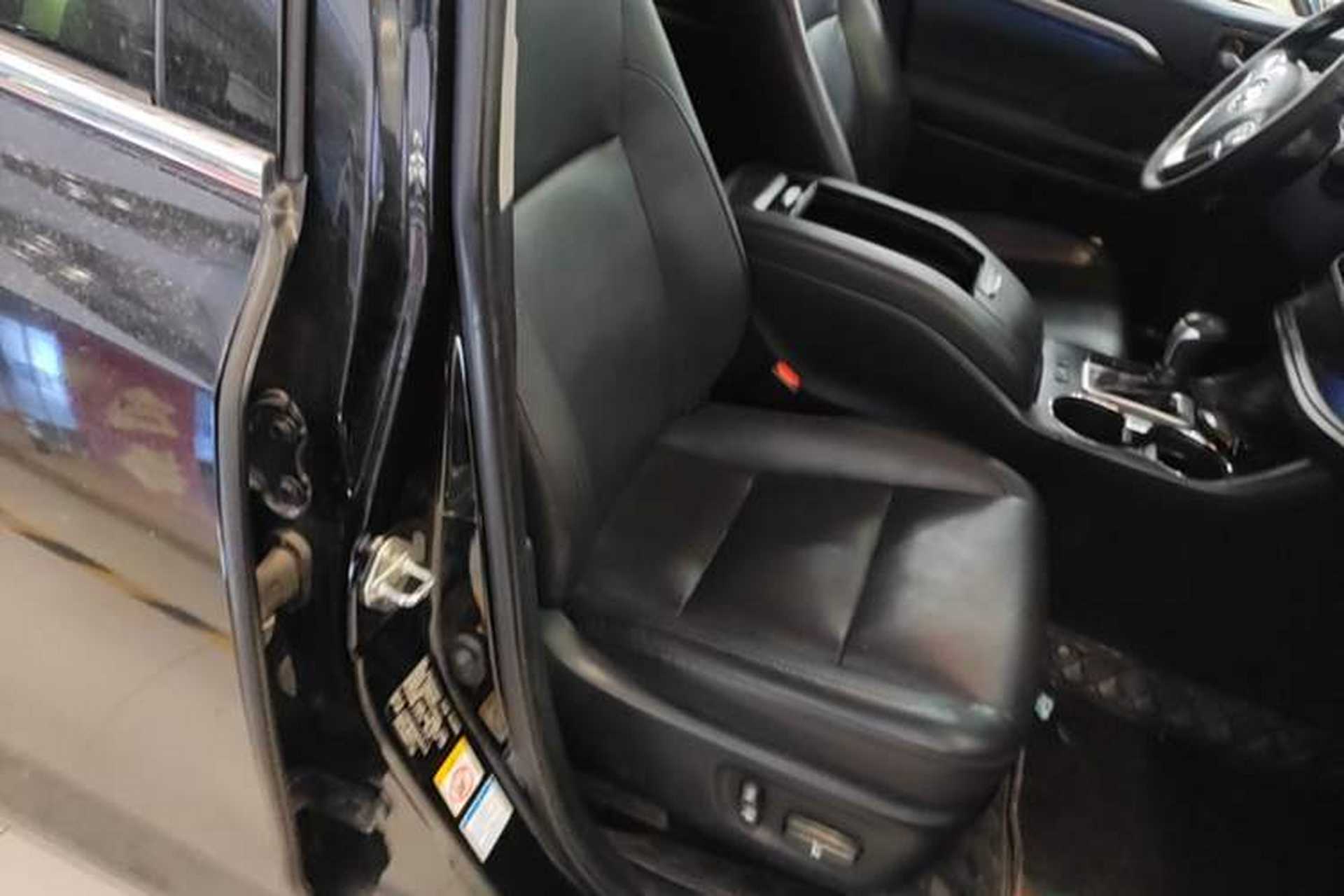 Used Toyota Highlander 2018 2.0T Four-Wheel Drive Supreme Edition 7-Seater China VI Right Front Seat