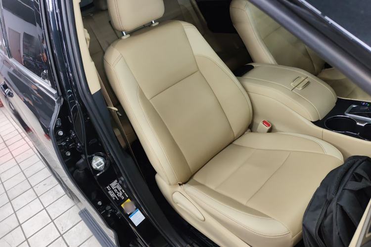 Used Toyota Highlander 2018 2.0T Four-Wheel Drive Elite Edition 7 Seats China VI Standard Right Front Seat