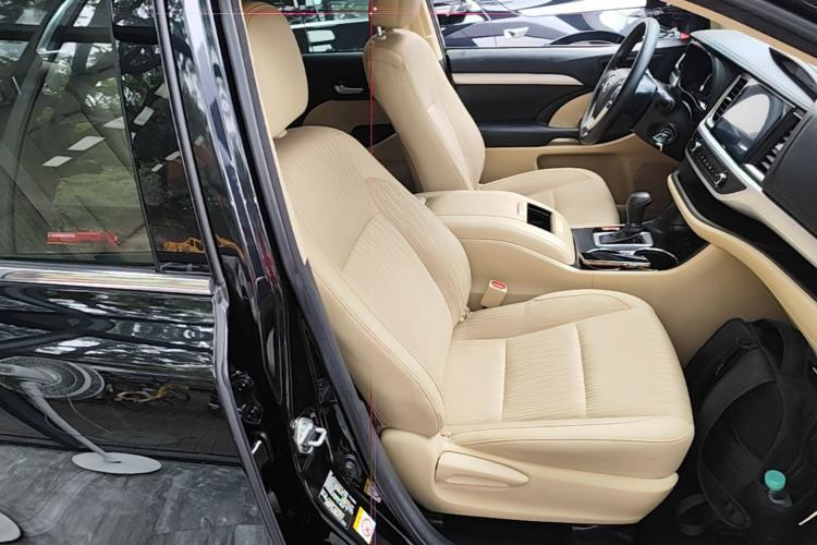 Used Toyota Highlander 2018 2.0T Two-Wheel Drive Elite Edition 7 Seats China VI Standard Right Front Seat