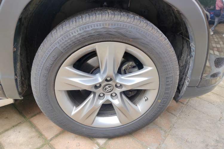 Used Toyota Highlander 2018 2.0T Four-Wheel Drive Supreme Edition 7-Seater China VI Right Front Wheel Hub
