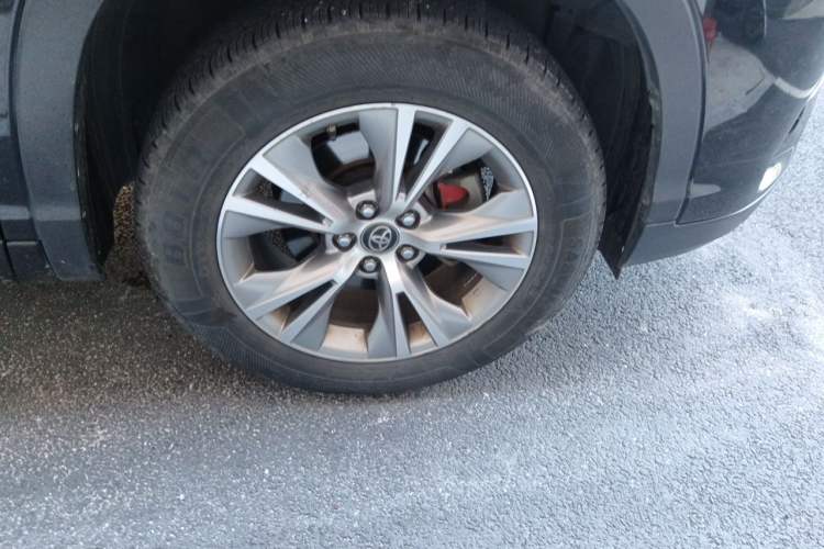 Used Toyota Highlander 2018 2.0T Four-Wheel Drive Elite Edition 7 Seats China VI Standard Right Front Wheel Hub
