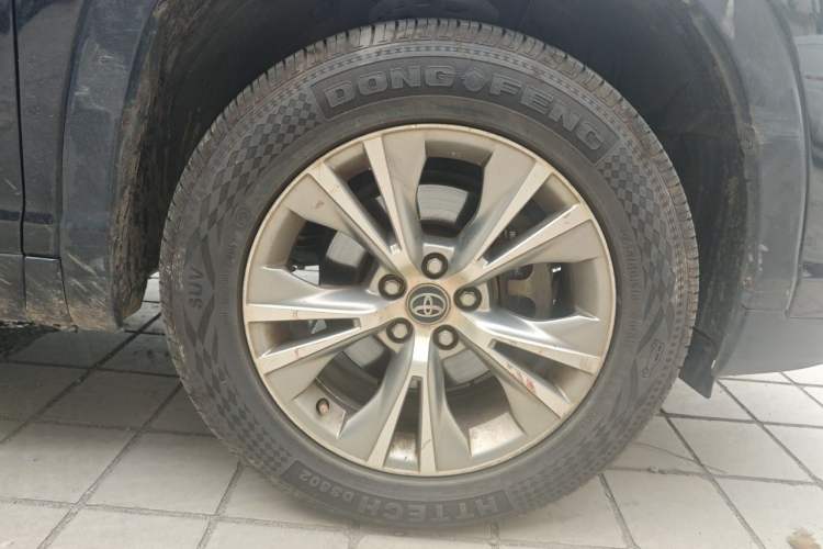Used Toyota Highlander 2018 2.0T Four-Wheel Drive Elite Edition 7 Seats China V Standard Right Front Wheel Hub