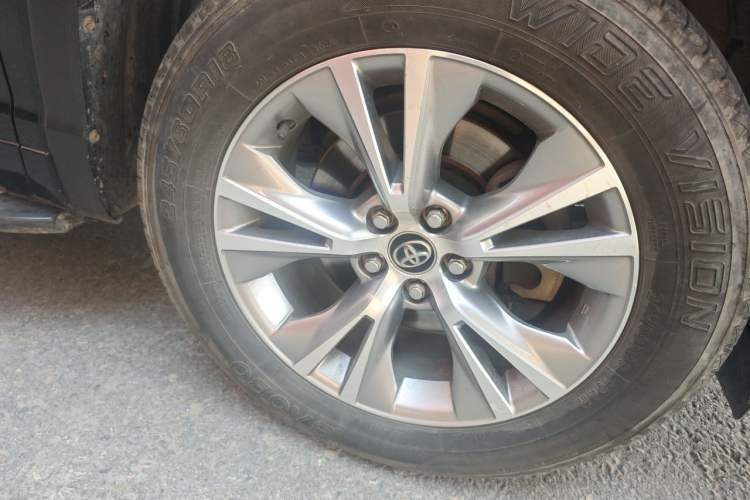 Used Toyota Highlander 2018 2.0T Four-Wheel Drive Elite Edition 7 Seats China VI Standard Right Front Wheel Hub