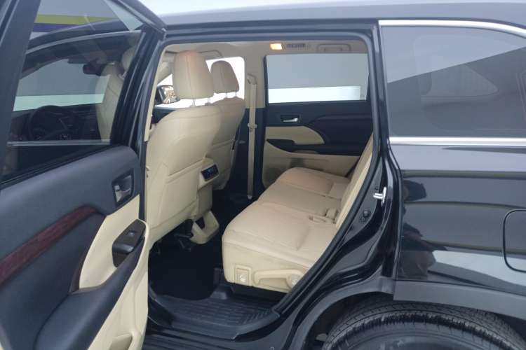 Used Toyota Highlander 2018 2.0T Four-Wheel Drive Elite Edition 7 Seats China V Standard Right Rear Seat