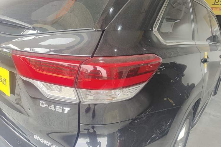 Used Toyota Highlander 2018 2.0T Four-Wheel Drive Luxury Version 7 Seats China VI Standard Right Rear Taillight