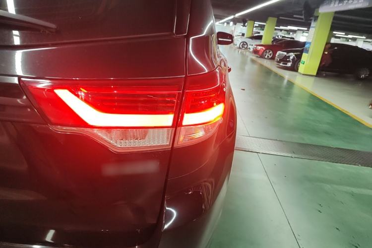 Used Toyota Highlander 2018 2.0T Two-Wheel Drive Elite Version 5 Seats China VI Standard Right Rear Taillight