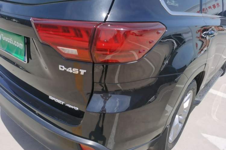 Used Toyota Highlander 2018 2.0T Four-Wheel Drive Luxury Edition 7 Seats China V Emission Standard Right Rear Taillight