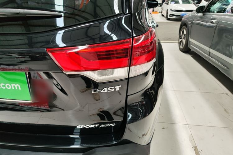 Used Toyota Highlander 2018 2.0T Four-Wheel Drive Luxury Edition 7 Seats China V Emission Standard Right Rear Taillight