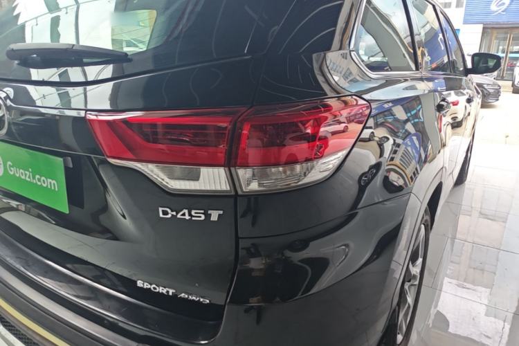 Used Toyota Highlander 2018 2.0T Four-Wheel Drive Luxury Version 7 Seats China VI Standard Right Rear Taillight