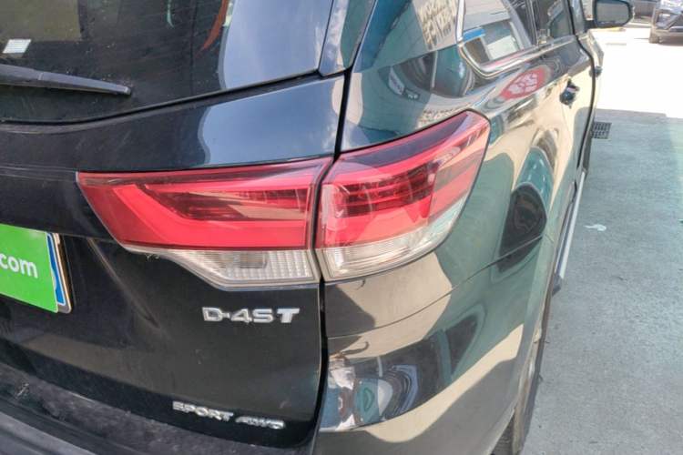 Used Toyota Highlander 2018 2.0T Four-Wheel Drive Prestige Version 7 Seats China VI Standard Right Rear Taillight