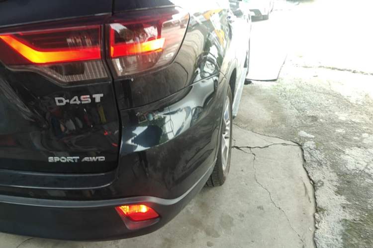 Used Toyota Highlander 2018 2.0T Four-Wheel Drive Prestige Version 7 Seats China VI Standard Right Rear Taillight