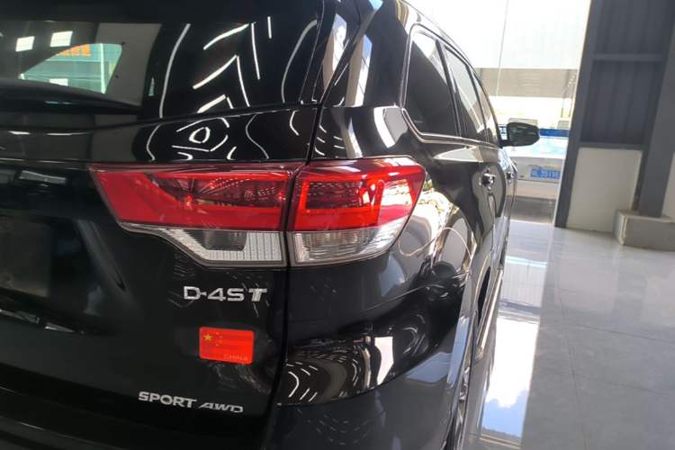 Used Toyota Highlander 2018 2.0T Four-Wheel Drive Luxury Version 7 Seats China VI Standard Right Rear Taillight