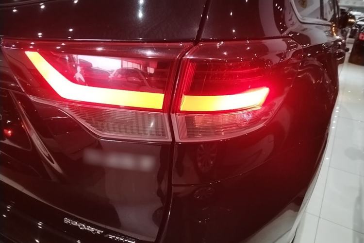 Used Toyota Highlander 2018 2.0T Four-Wheel Drive Knight Edition 7 Seats China VI Standard Right Rear Taillight