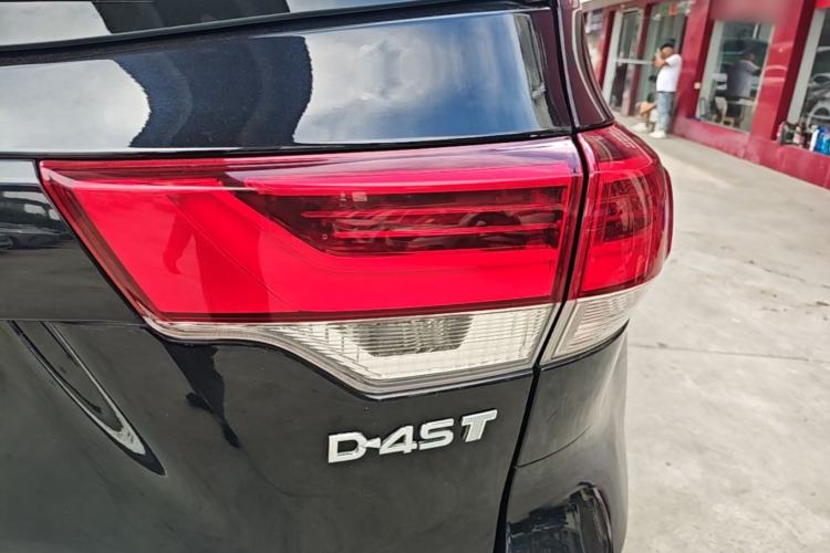 Used Toyota Highlander 2018 2.0T Four-Wheel Drive Luxury Edition 7 Seats China V Emission Standard Right Rear Taillight