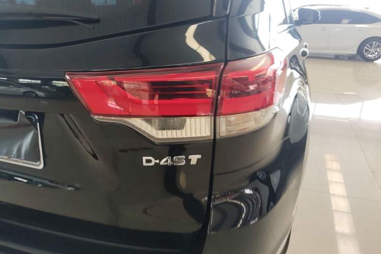 Used Toyota Highlander 2018 2.0T Two-Wheel Drive Elite Version 5 Seats China VI Standard Right Rear Taillight
