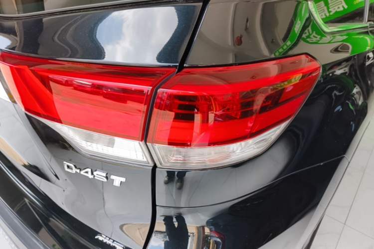Used Toyota Highlander 2018 2.0T Four-Wheel Drive Luxury Version 7 Seats China VI Standard Right Rear Taillight