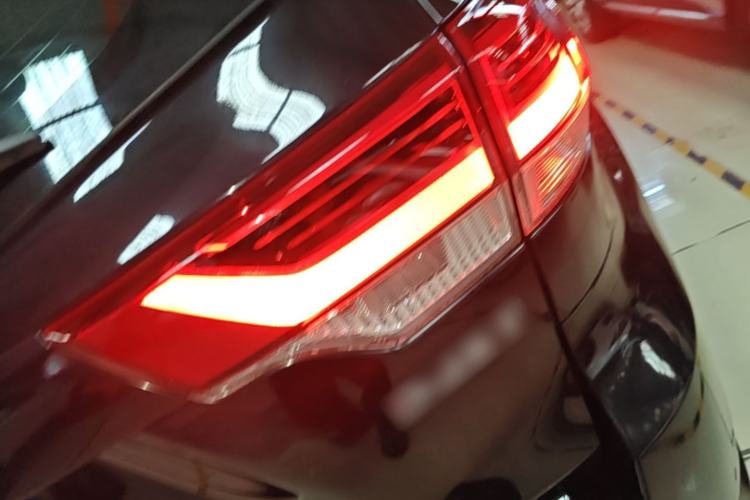 Used Toyota Highlander 2018 2.0T Four-Wheel Drive Luxury Version 7 Seats China VI Standard Right Rear Taillight
