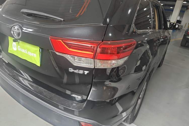 Used Toyota Highlander 2018 2.0T Four-Wheel Drive Elite Edition 7 Seats China VI Standard Right Rear Taillight