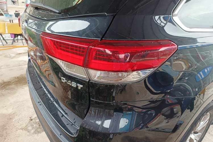 Used Toyota Highlander 2018 2.0T Two-Wheel Drive Elite Edition 7 Seats Emission Standard China V Right Rear Taillight