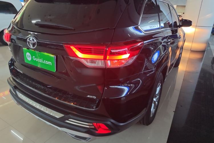 Used Toyota Highlander 2018 2.0T Four-Wheel Drive Elite Edition 7 Seats China VI Standard Right Rear Taillight