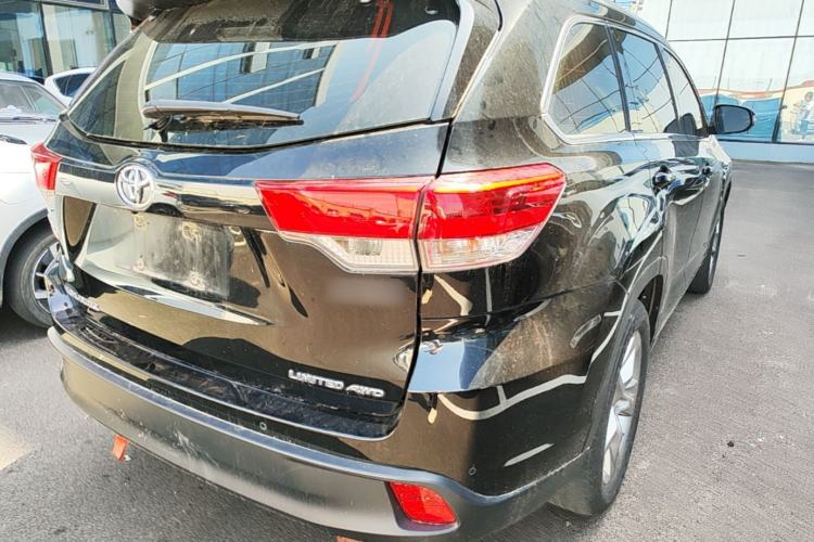 Used Toyota Highlander 2018 2.0T Four-Wheel Drive Ultimate Edition 7-Seater Emission Standard China V Right Rear Taillight