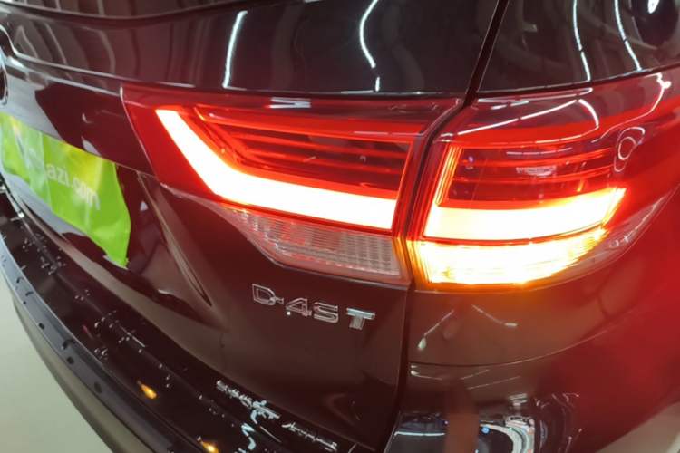 Used Toyota Highlander 2018 2.0T Four-Wheel Drive Luxury Version 7 Seats China VI Standard Right Rear Taillight