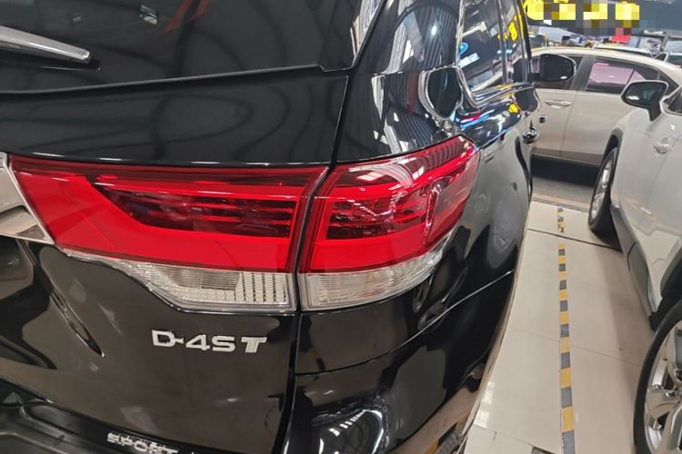 Used Toyota Highlander 2018 2.0T Four-Wheel Drive Luxury Edition 7 Seats China V Emission Standard Right Rear Taillight