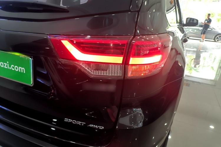 Used Toyota Highlander 2018 2.0T Four-Wheel Drive Luxury Edition 7 Seats China V Emission Standard Right Rear Taillight