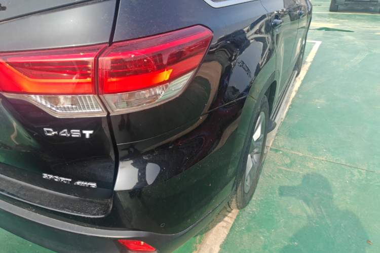 Used Toyota Highlander 2018 2.0T Four-Wheel Drive Luxury Version 7 Seats China VI Standard Right Rear Taillight