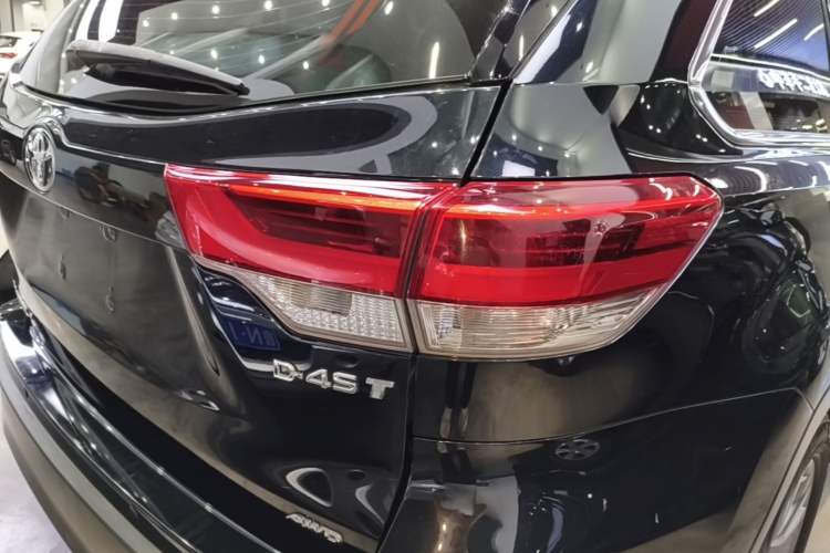 Used Toyota Highlander 2018 2.0T Four-Wheel Drive Elite Edition 7 Seats China VI Standard Right Rear Taillight
