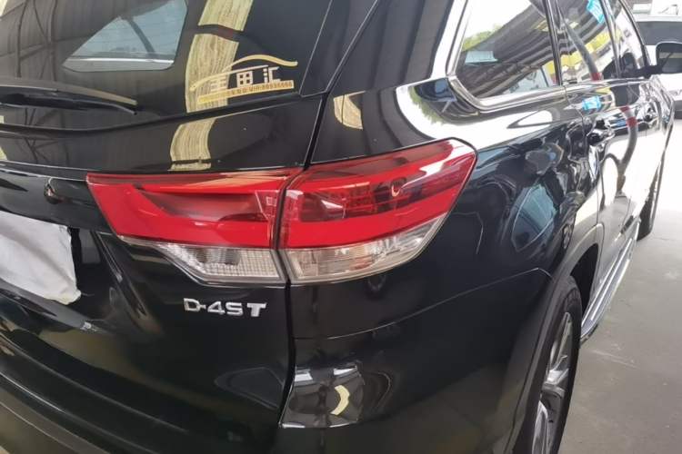 Used Toyota Highlander 2018 2.0T Two-Wheel Drive Elite Version 5 Seats China VI Standard Right Rear Taillight