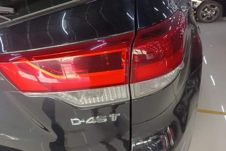 Used Toyota Highlander 2018 2.0T Two-Wheel Drive Elite Edition 7 Seats Emission Standard China V Right Rear Taillight