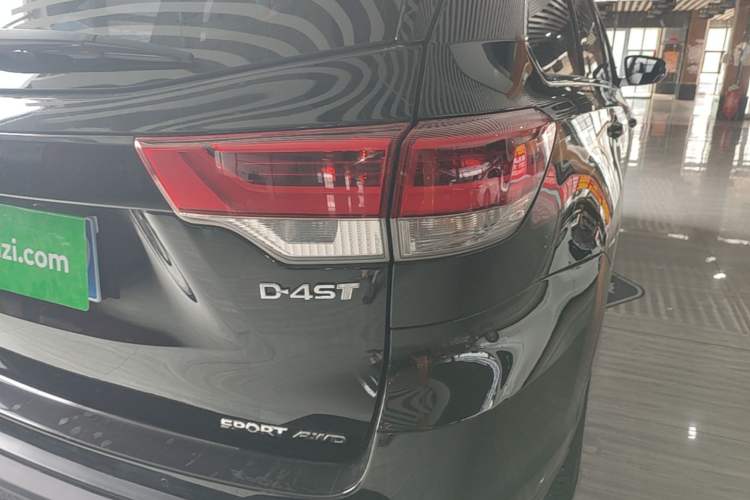 Used Toyota Highlander 2018 2.0T Four-Wheel Drive Luxury Version 7 Seats China VI Standard Right Rear Taillight