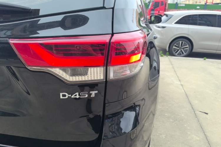 Used Toyota Highlander 2018 2.0T Two-Wheel Drive Elite Version 5 Seats China VI Standard Right Rear Taillight
